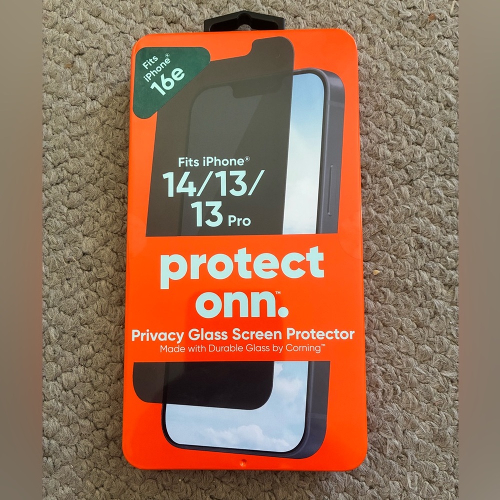 On Running Privacy Glass Screen Protector for iPhone 14/13/13 Pro